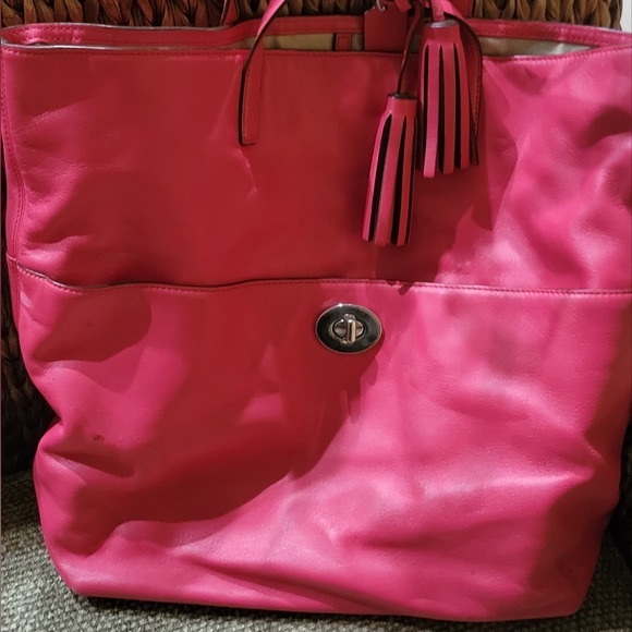 BARBIE Coach Bag! Live your best Barbie life! π₯ π - Picture 7 of 14